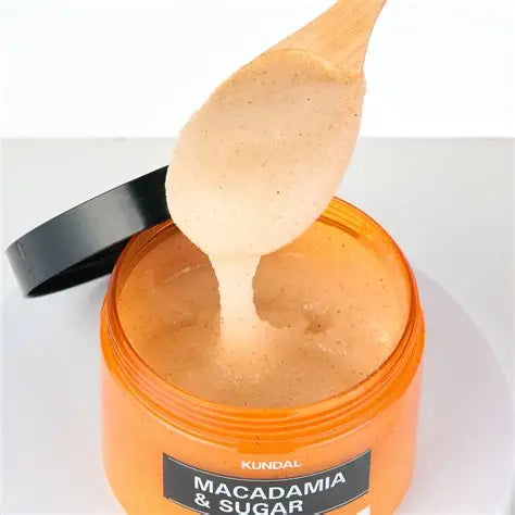 KUNDAL - Macadamia & Sugar Body Scrub 550g - Cherry Blossom