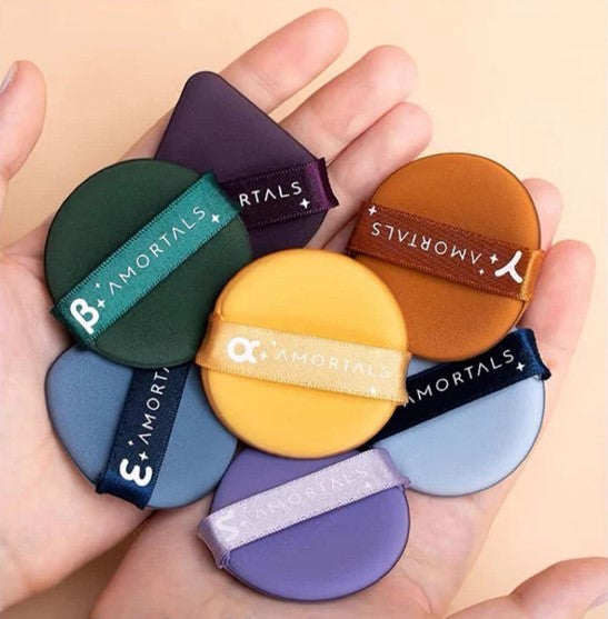 AMORTALS – Set di 7 Spugnette per fondotinta Collezione Grande Carro