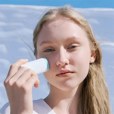 SKIN1004 - Madagascar Centella Hyalu-Cica Silky-Fit Sun Stick spf50+ pa++++ 20g